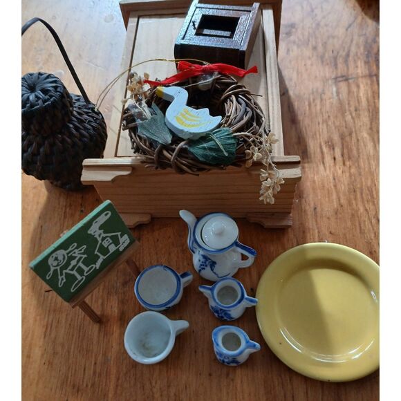 Lot Miniature Dollhouse 1:12 Scale Furniture & Accessories  Cabinet, Basket - Picture 6 of 6